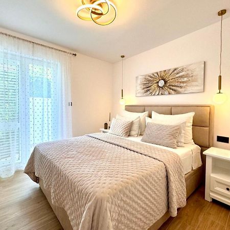 Apartmani Nikola Baška Voda Eksteriør bilde