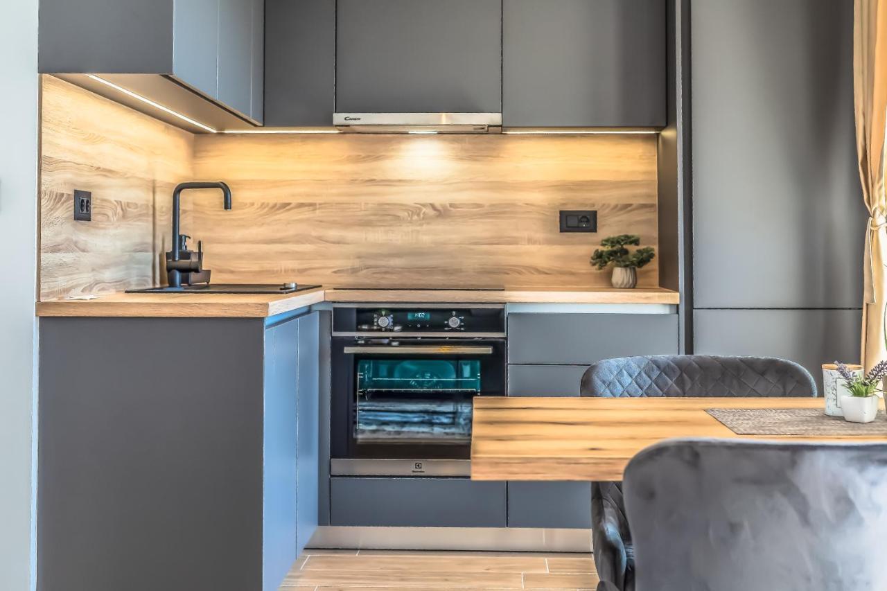 Apartmani Nikola Baška Voda Eksteriør bilde