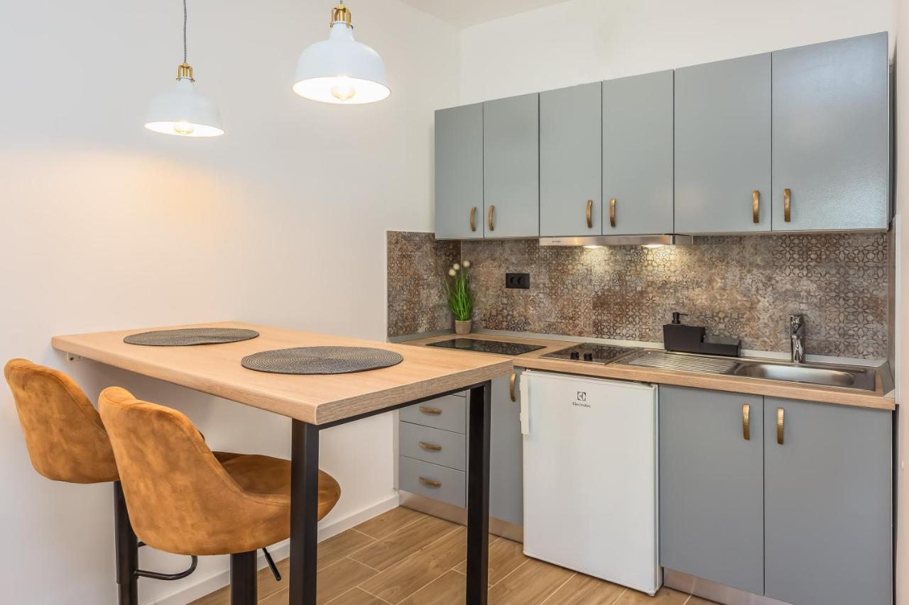 Apartmani Nikola Baška Voda Eksteriør bilde