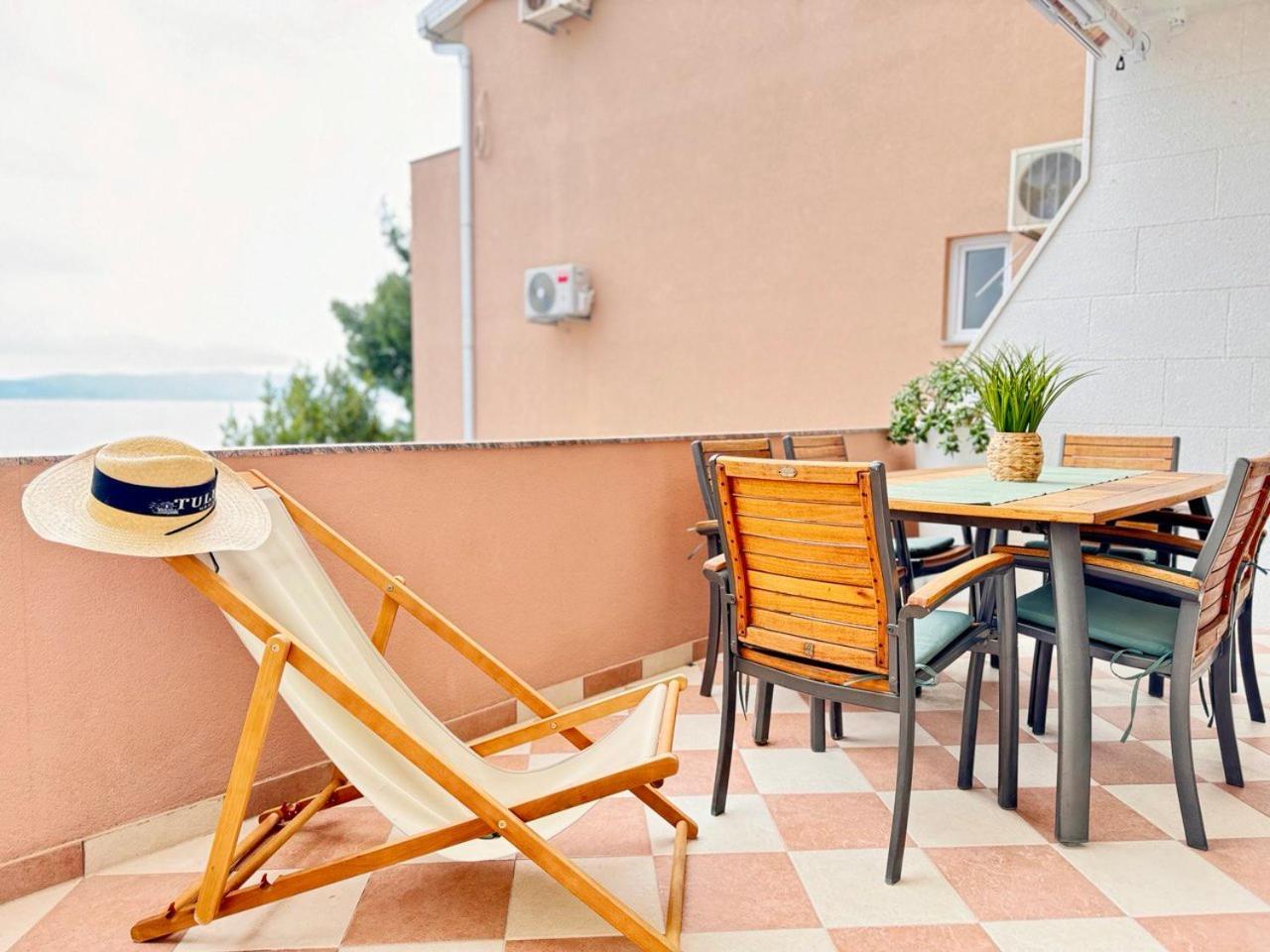 Apartmani Nikola Baška Voda Eksteriør bilde